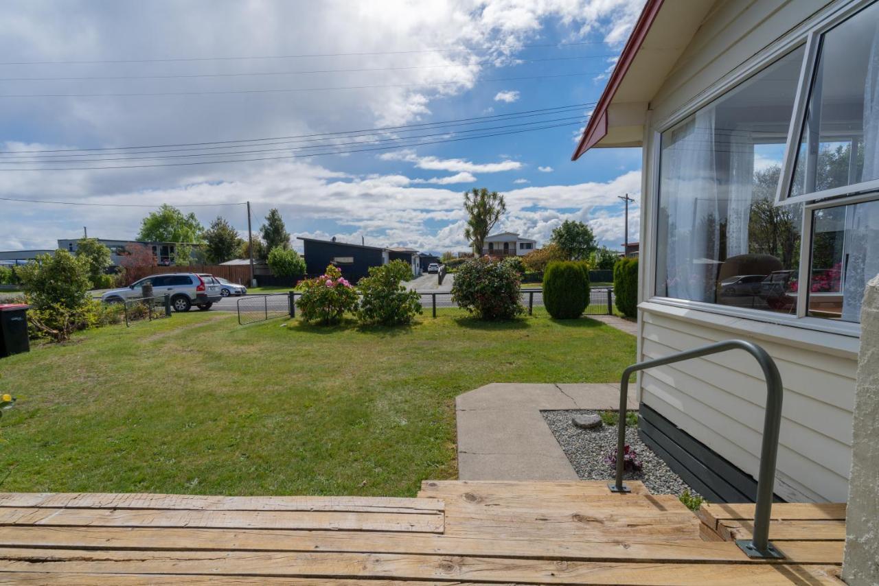 Rustlein Cottage - Te Anau Holiday Home Exterior photo